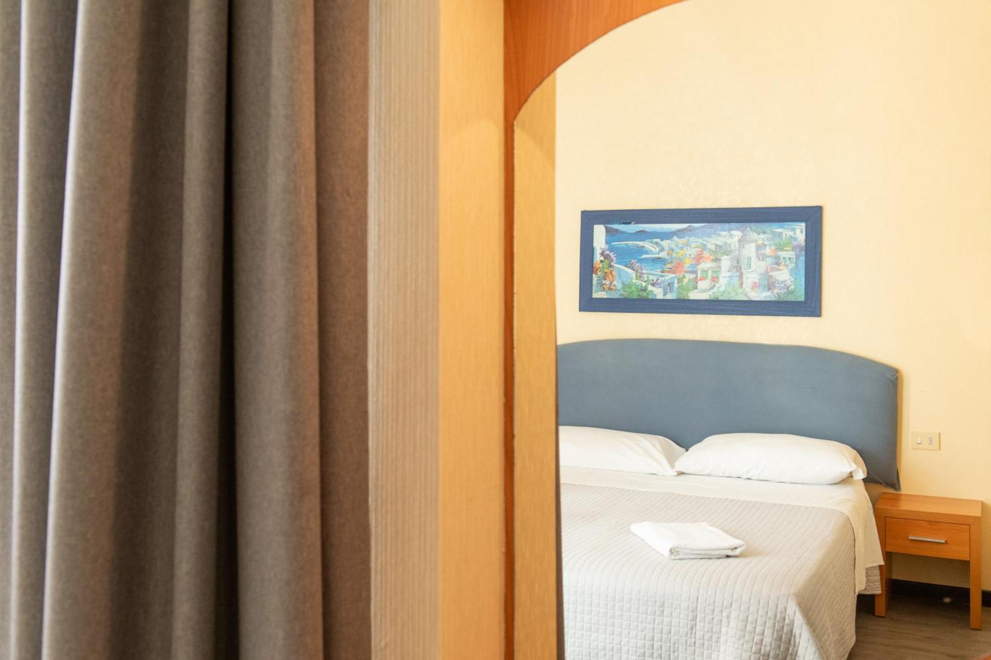 Hotel Hawaii Bed And Coffee Риччоне Номер фото