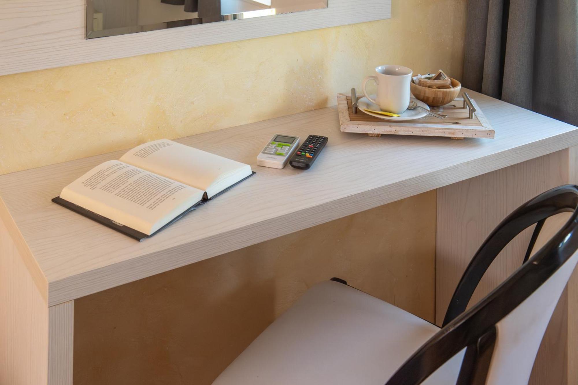 Hotel Hawaii Bed And Coffee Риччоне Экстерьер фото