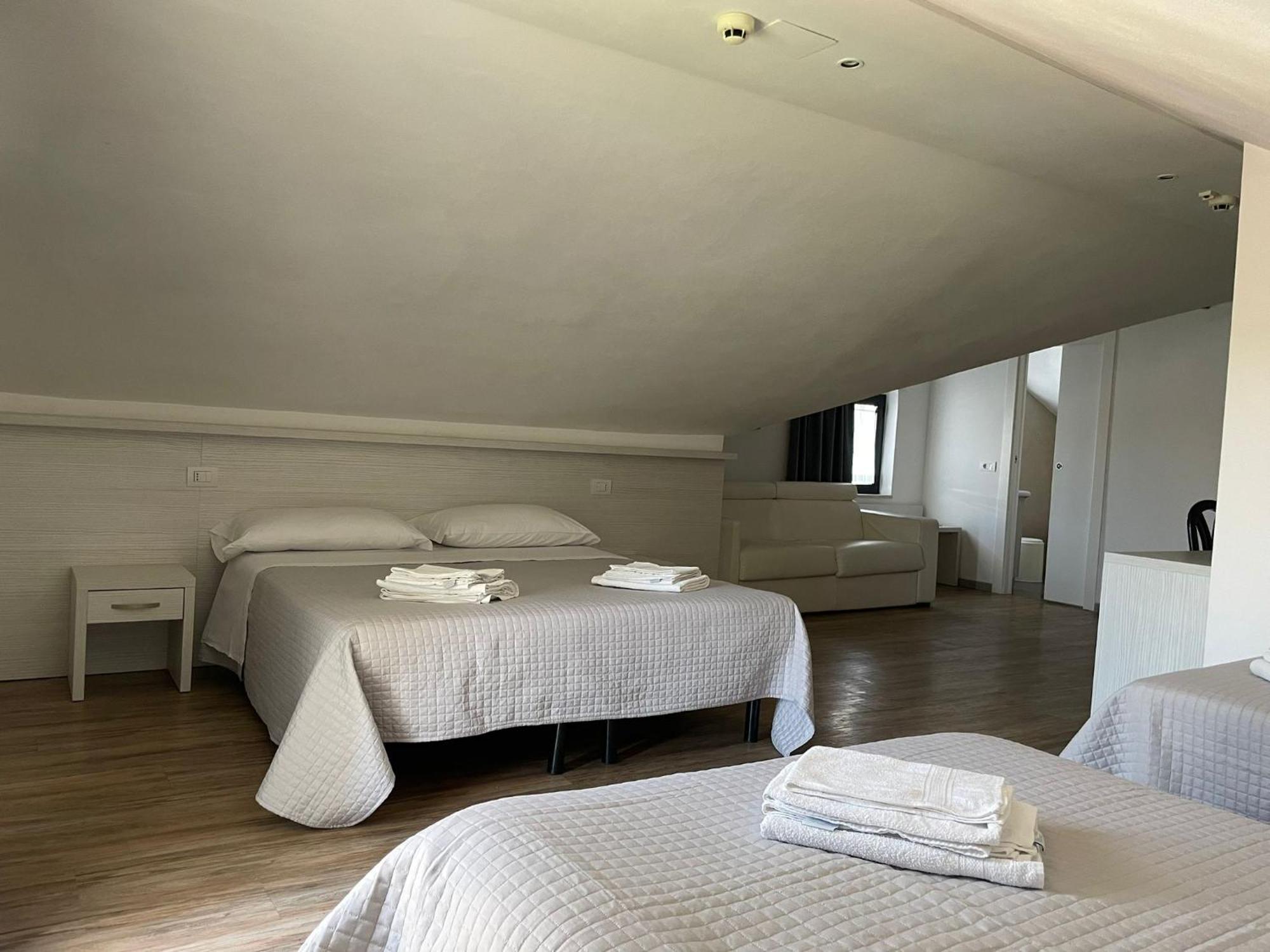 Hotel Hawaii Bed And Coffee Риччоне Экстерьер фото